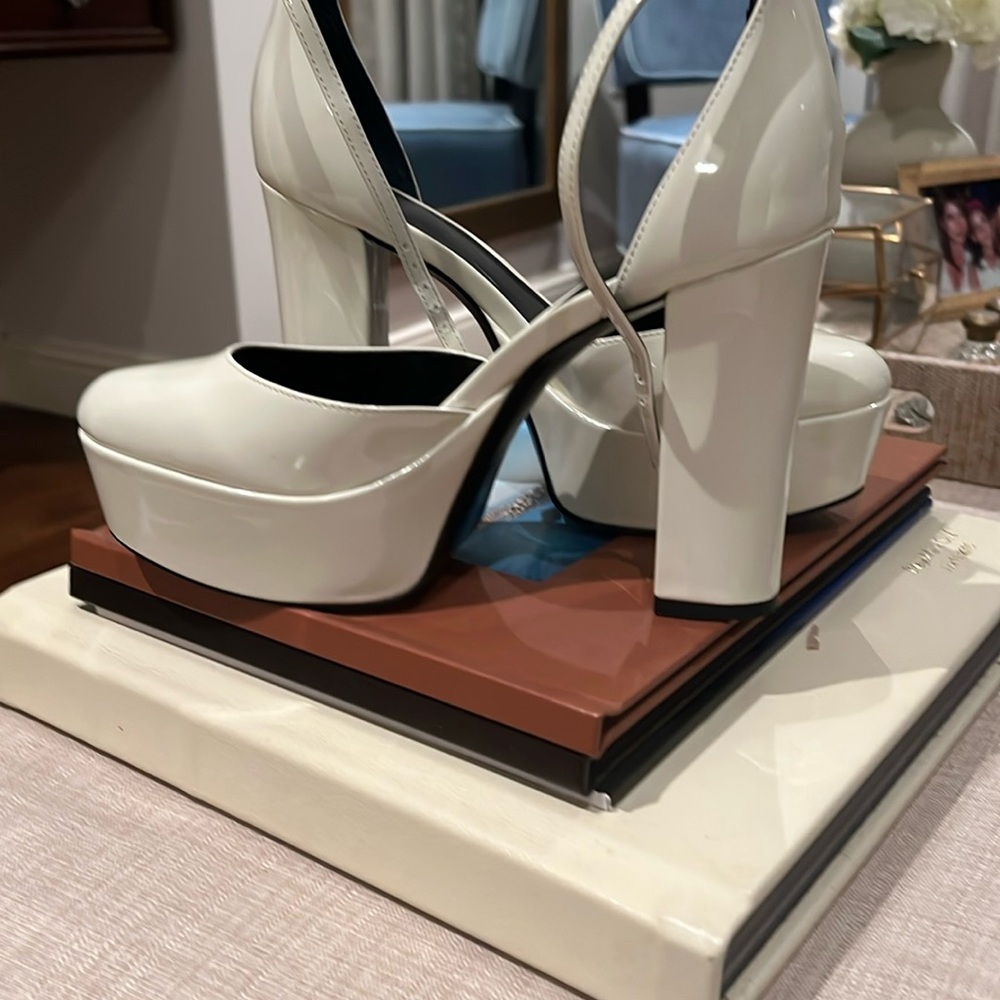 Marc Fisher Platform Ankle Strap Heels. Brand New Sz 8